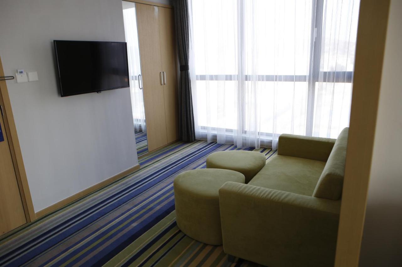 Holiday Inn Express Yingkou Onelong Plaza By Ihg Kajcsou Kültér fotó